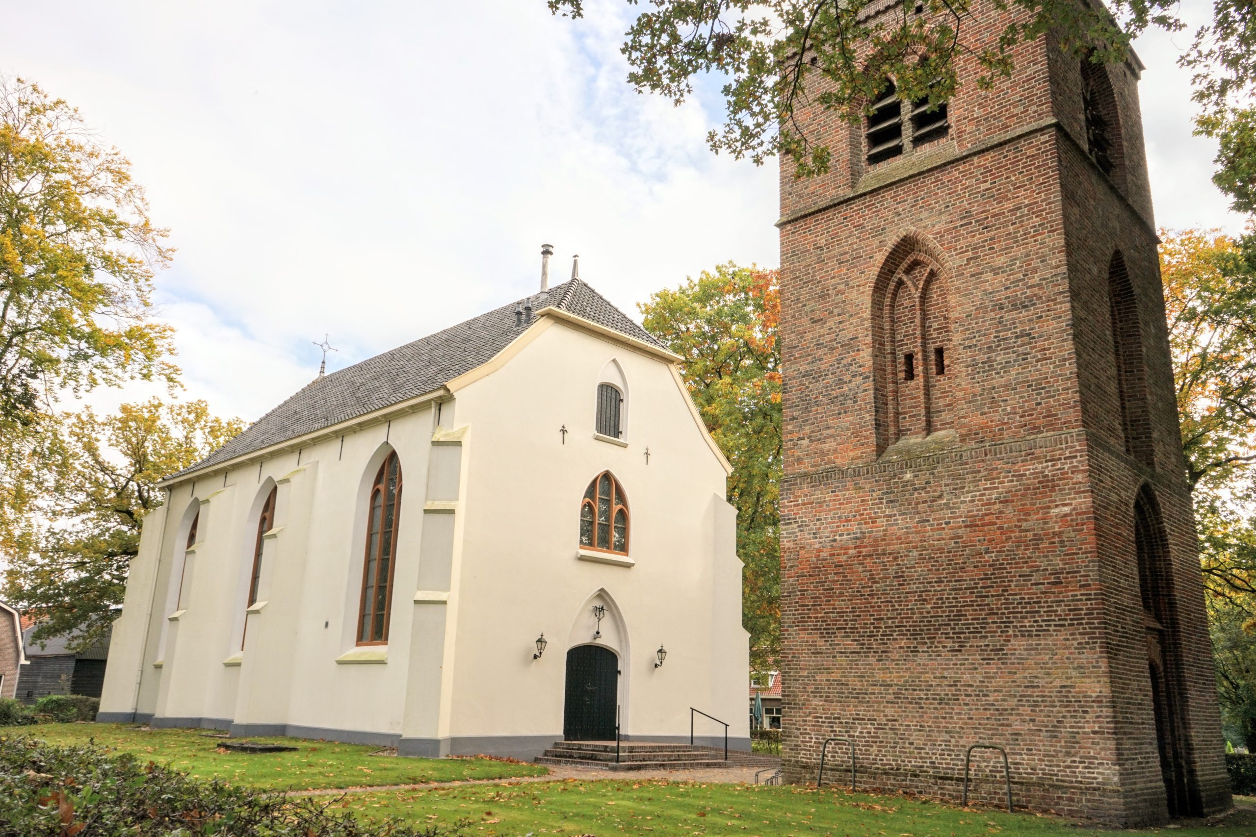 211023 1343 DSC02199 Kerk Oosterhesselen © LH Schepers